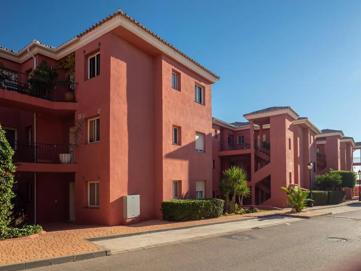 2111-Beautiful Groundfloor With Garden Sea View Apartment Manilva Spain