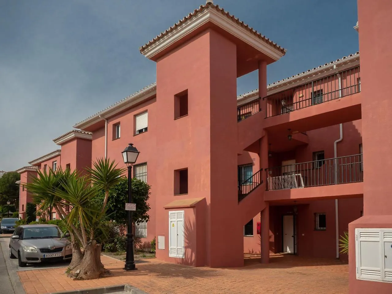 2111-Beautiful Groundfloor With Garden Sea View Apartment Manilva