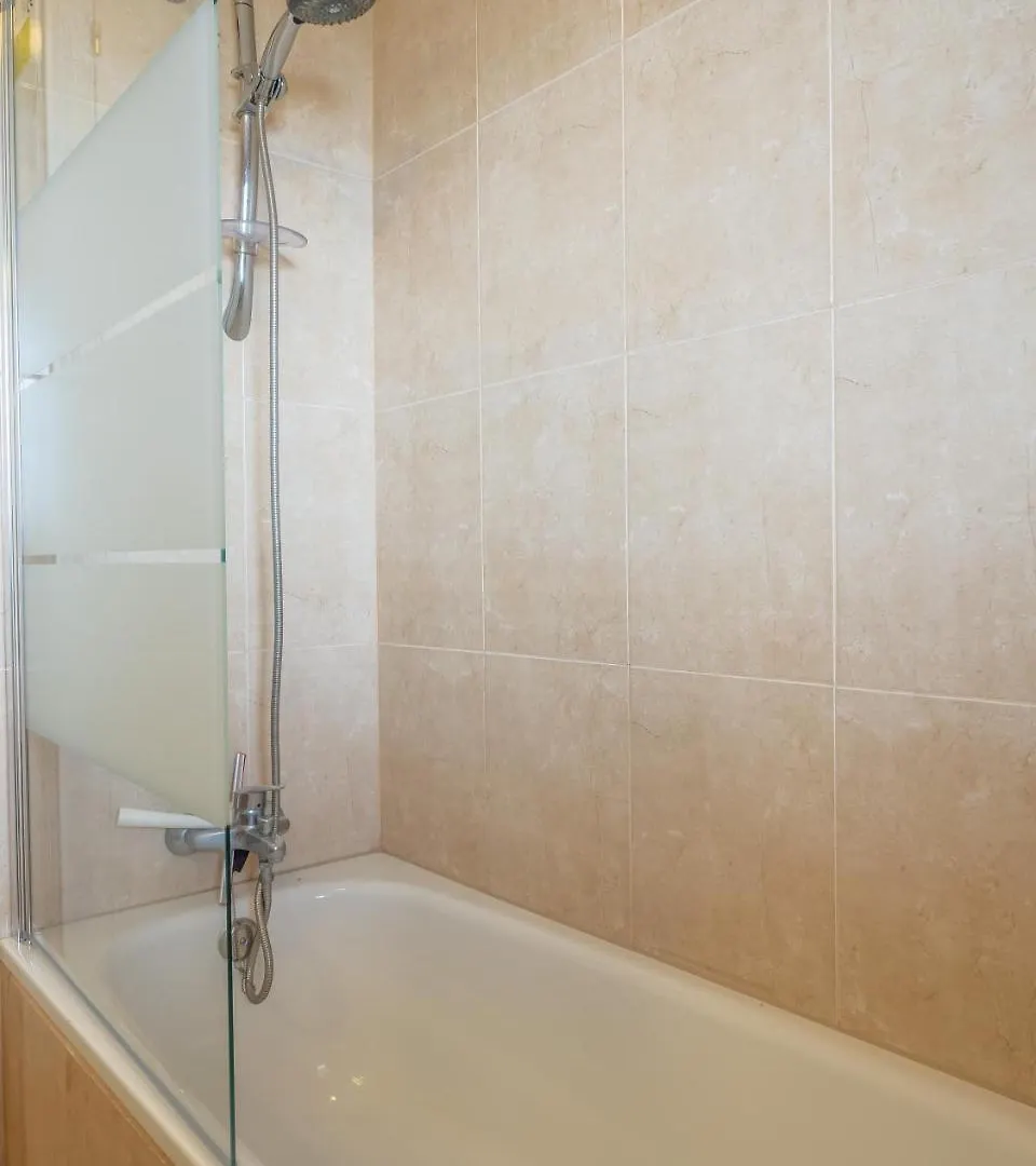 2111-Beautiful Groundfloor With Garden Sea View Apartment Manilva