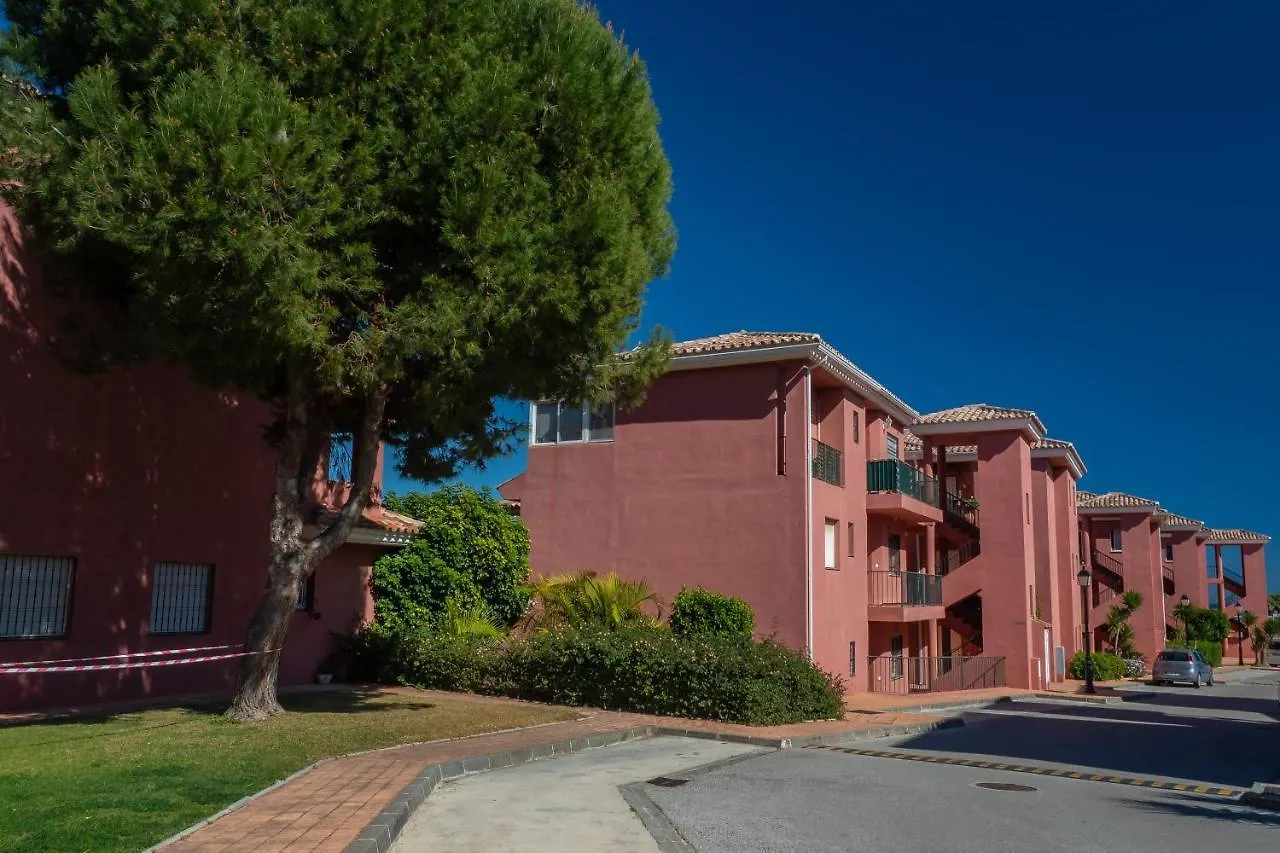 2111-Beautiful Groundfloor With Garden Sea View Apartment Manilva Spain