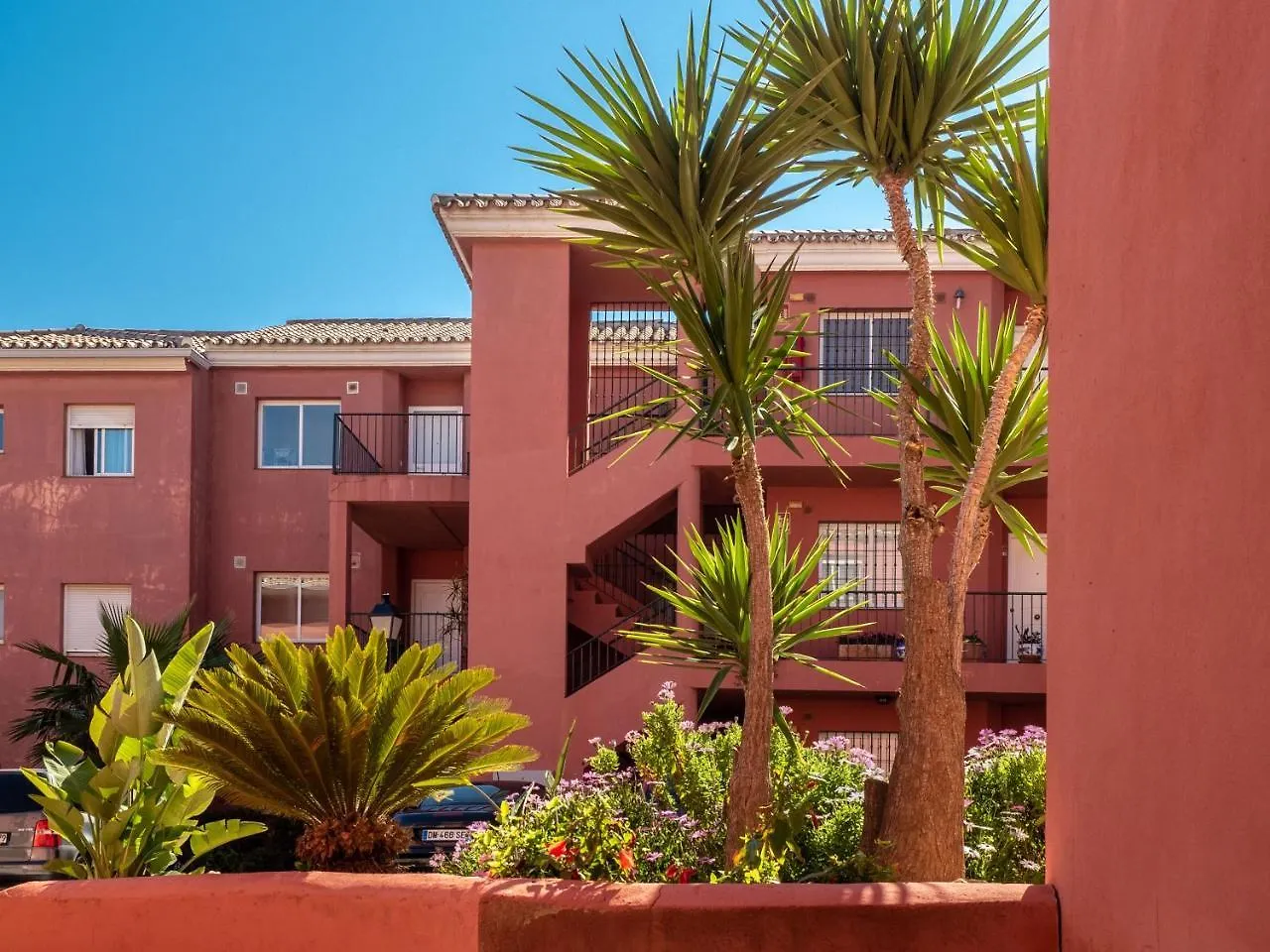 2111-Beautiful Groundfloor With Garden Sea View Apartment Manilva